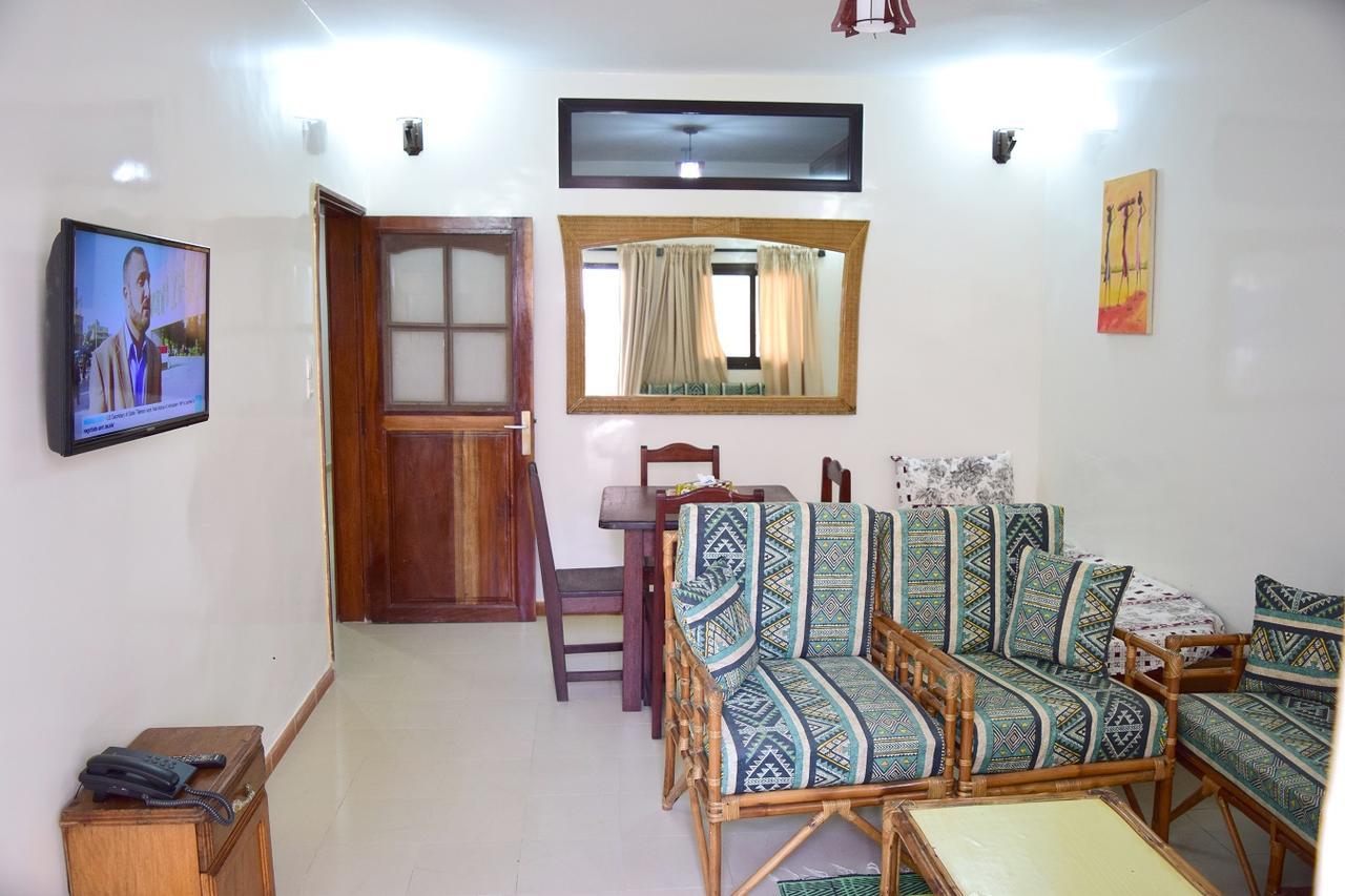 Kakatar Family Residence , Yoff Dakar Esterno foto