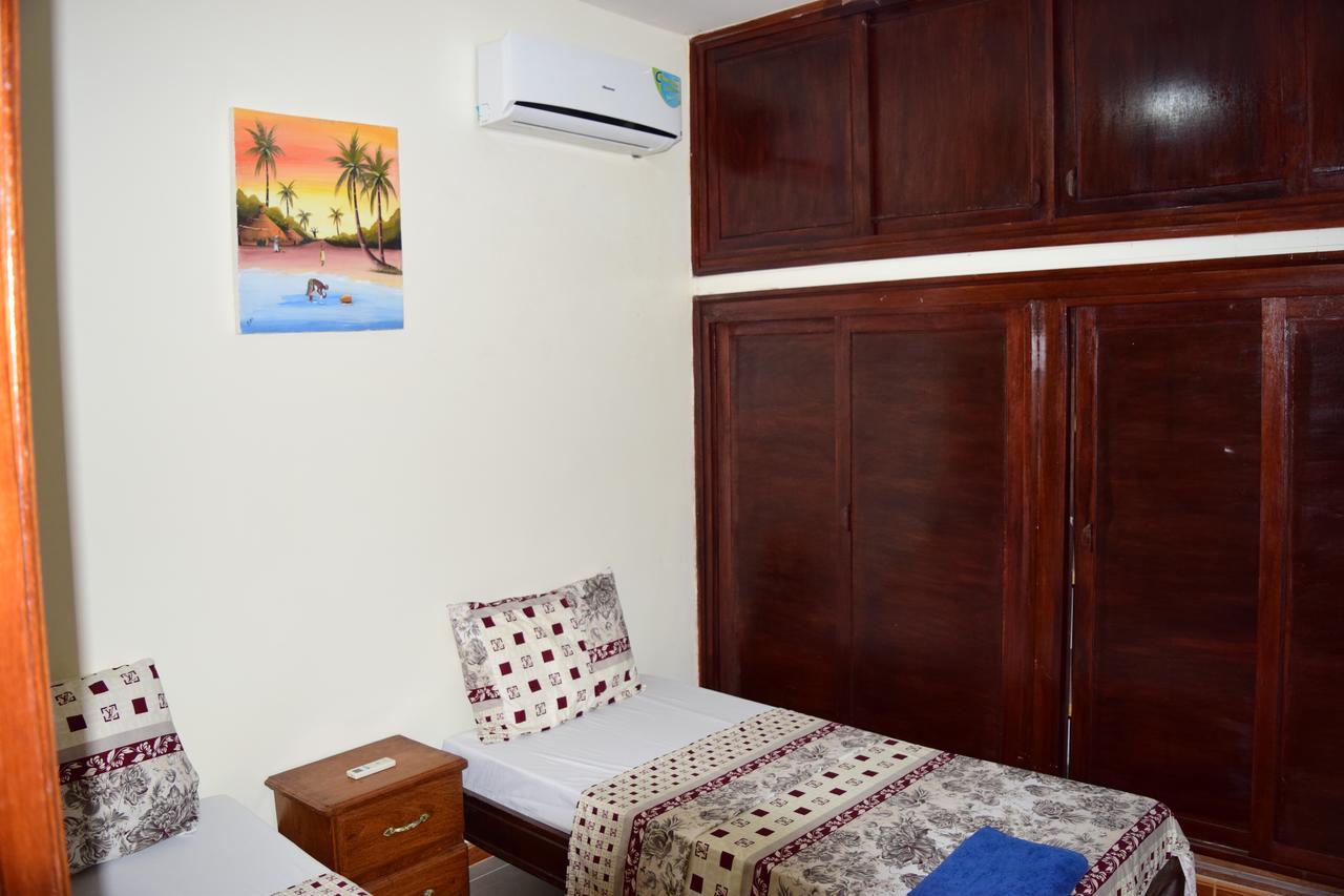Kakatar Family Residence , Yoff Dakar Esterno foto